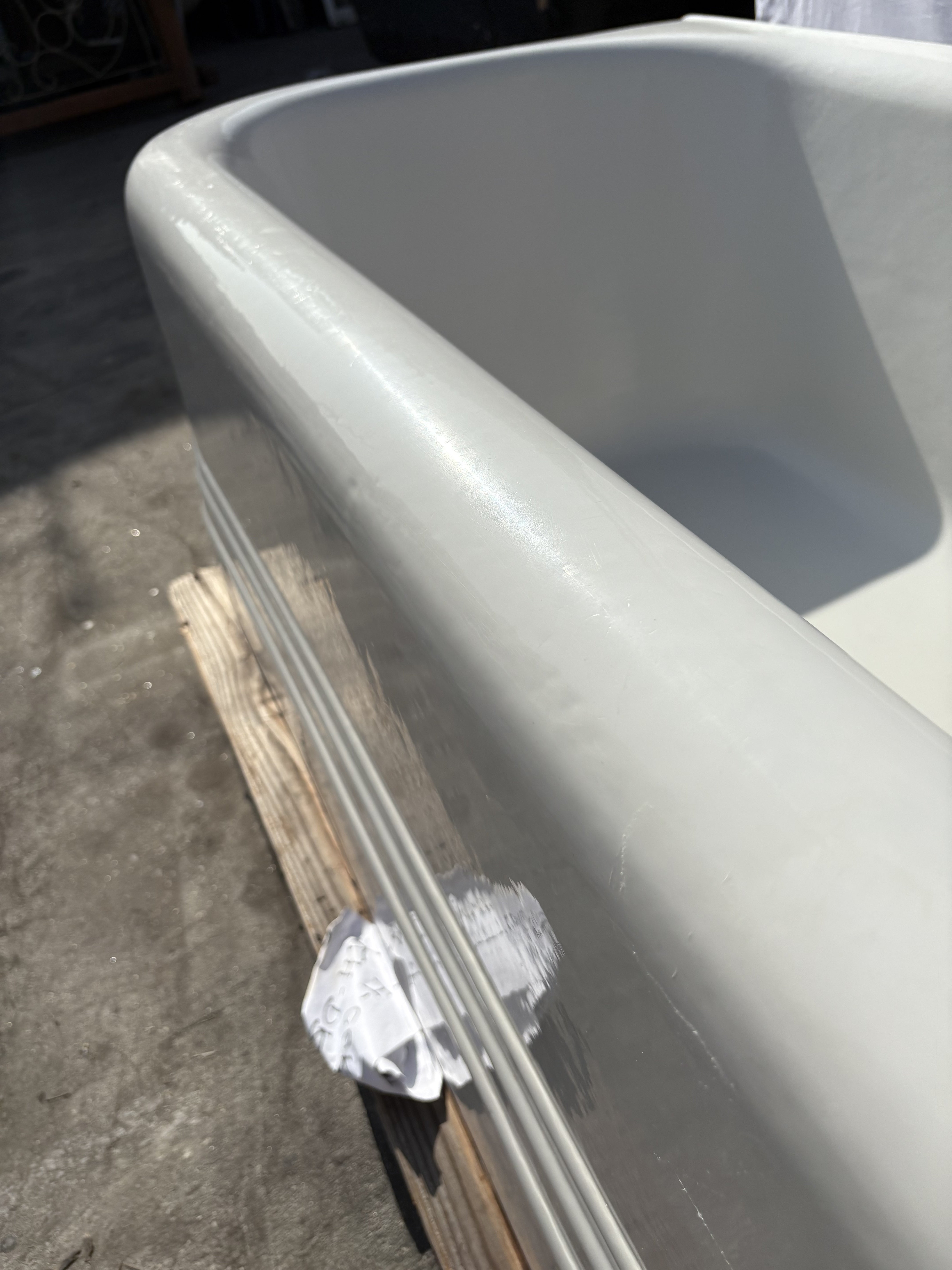 61" Left Corner White (TB-160)