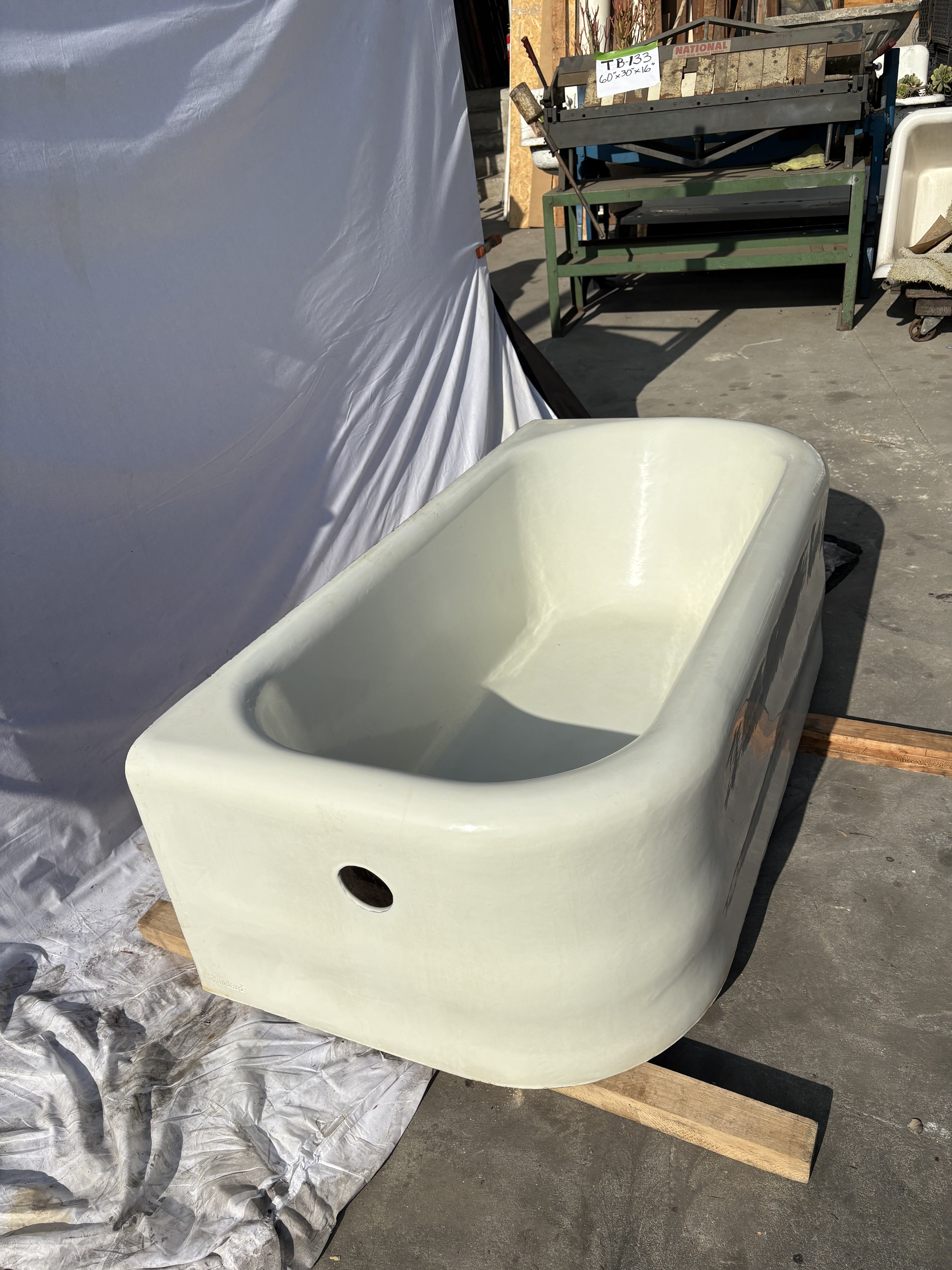 60" L or R Corner White (TB-163)
