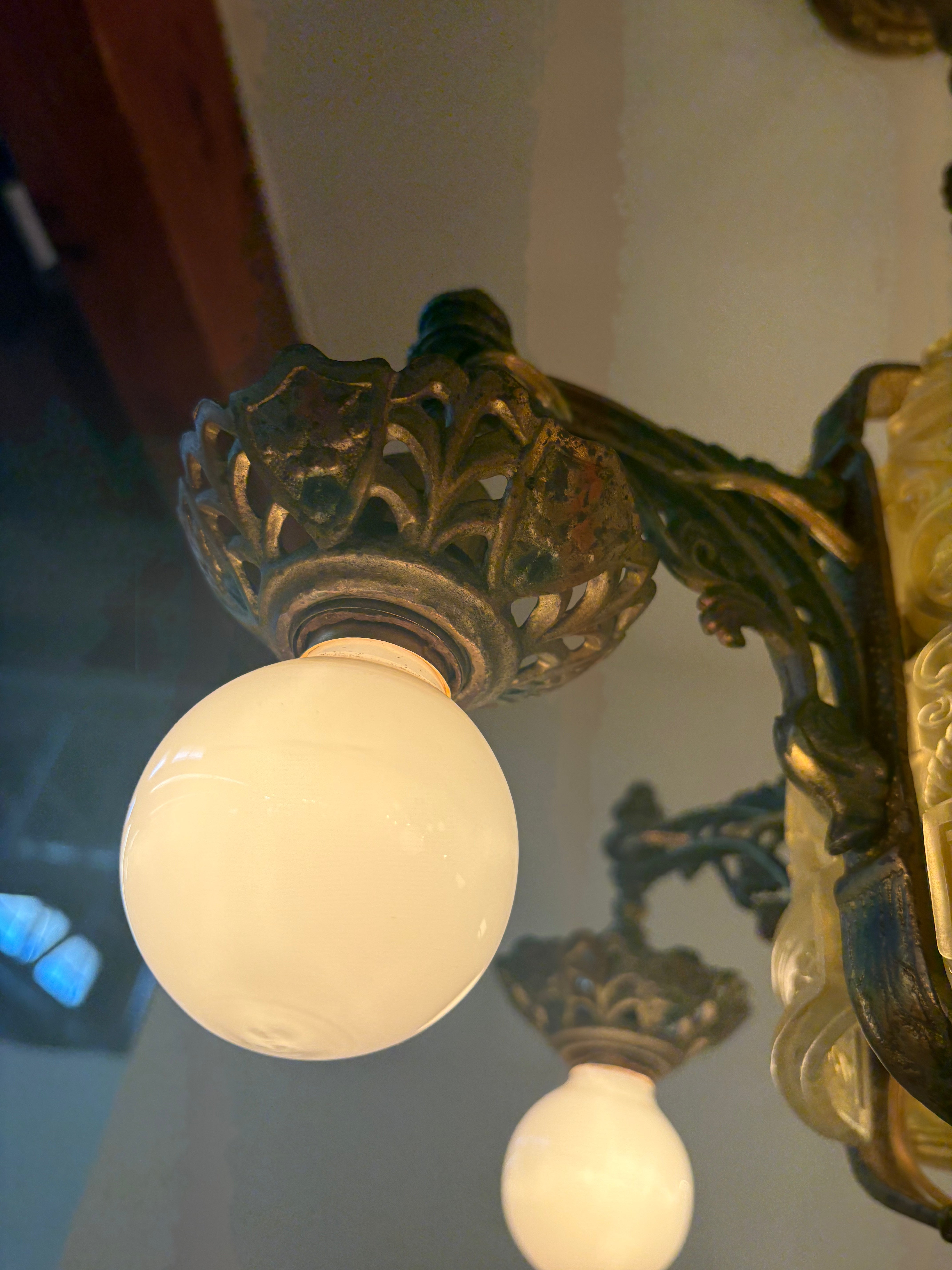 CHANDELIER –  (LT-1233)