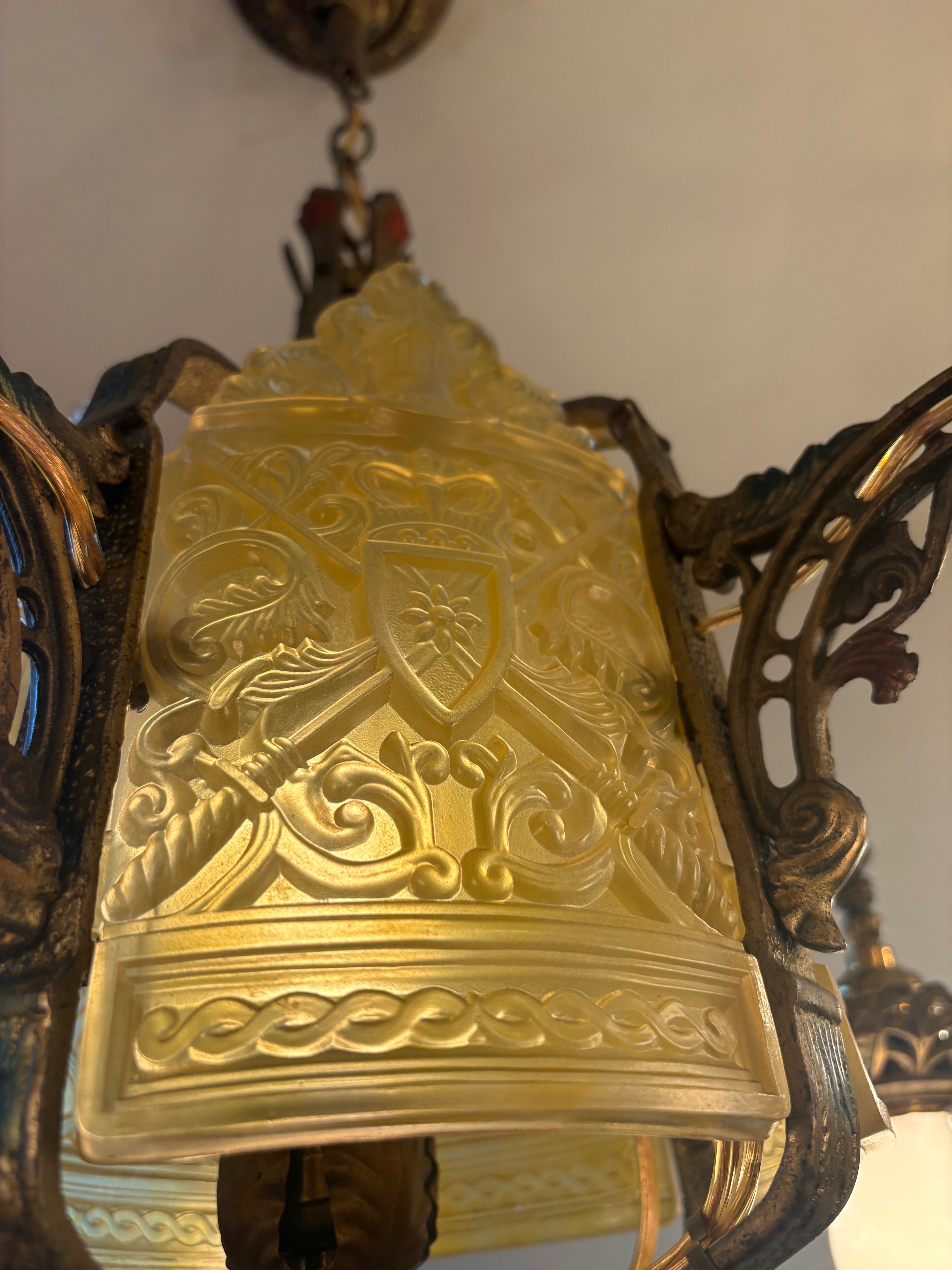 CHANDELIER –  (LT-1233)