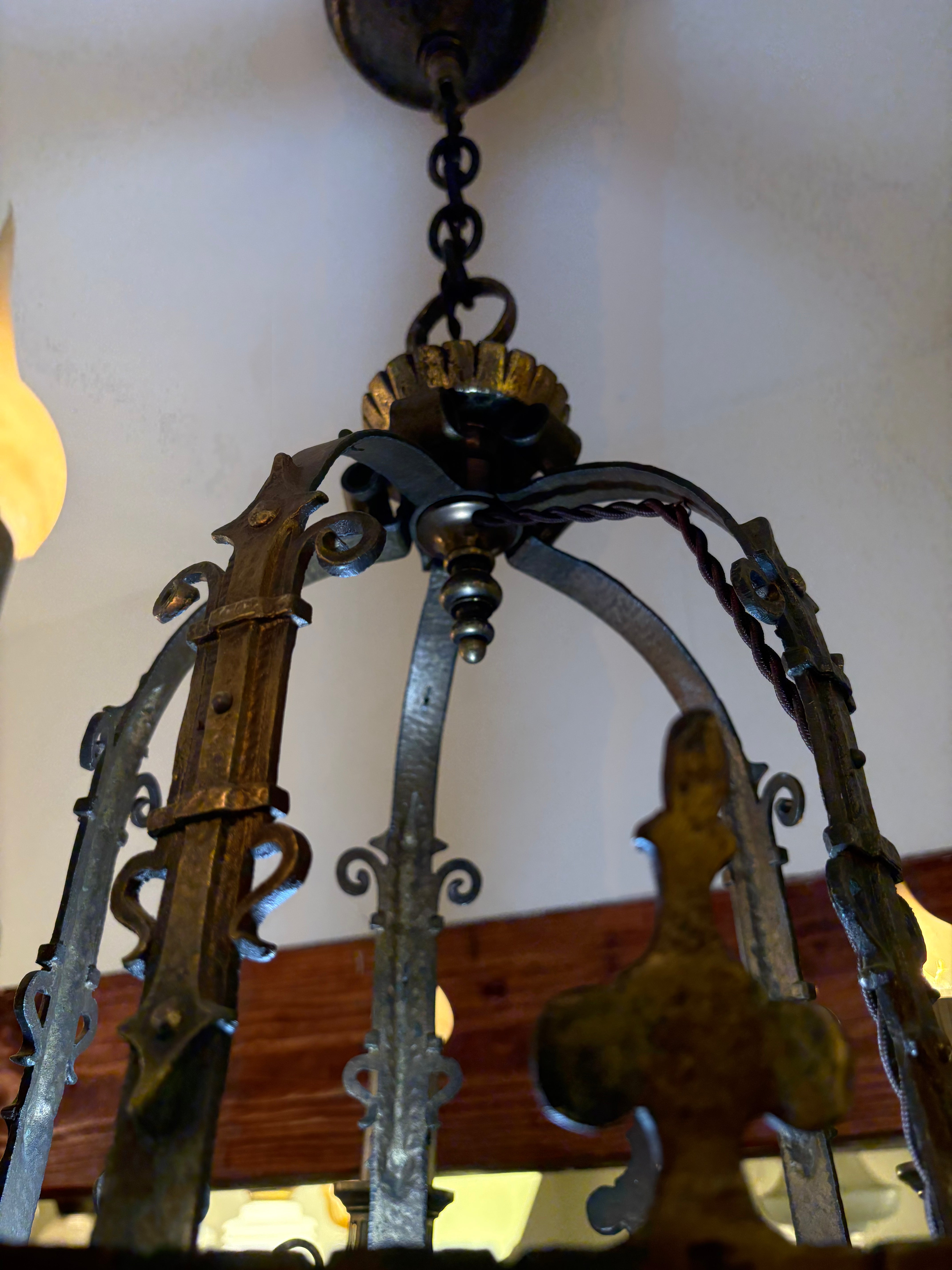 CHANDELIER –  (LT-1232)