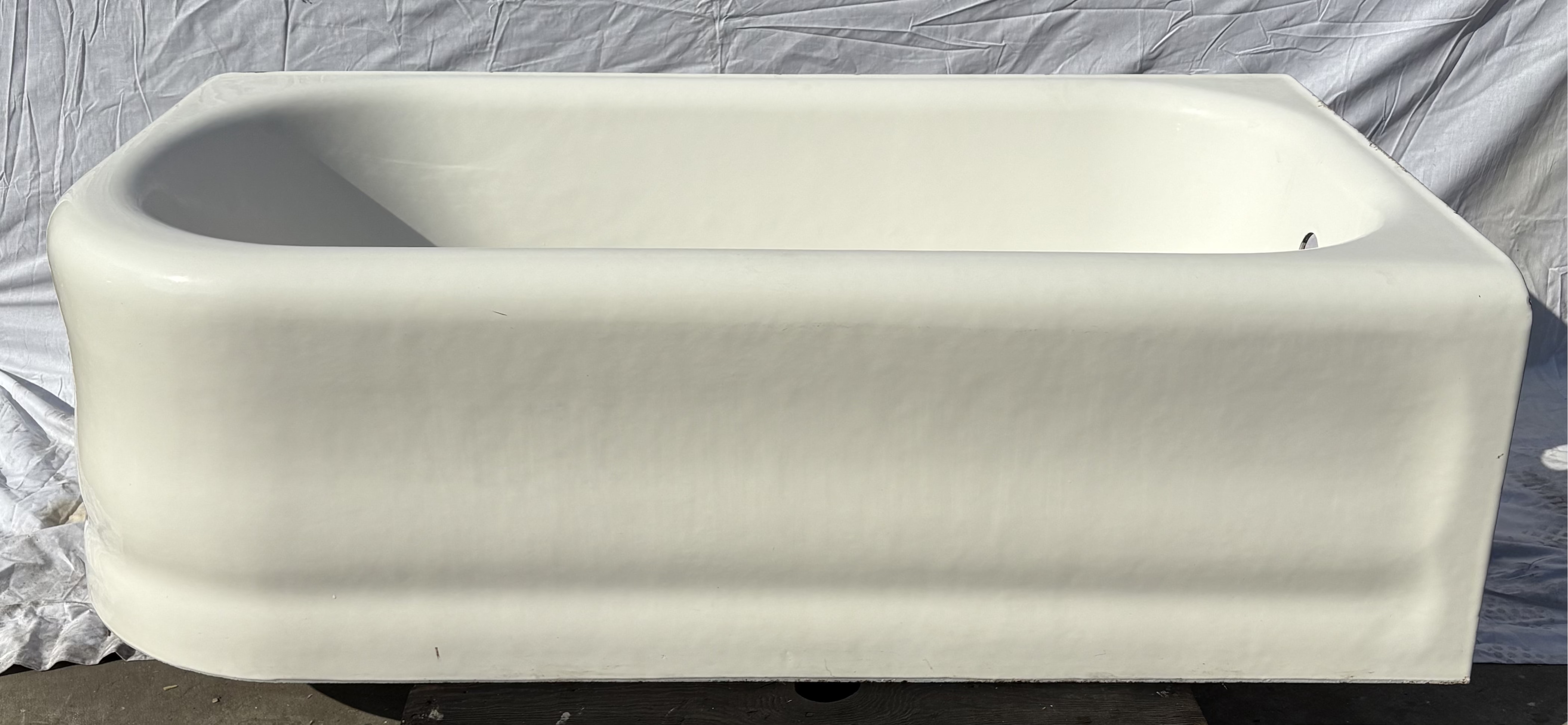 60" Left Corner White (TB-129)