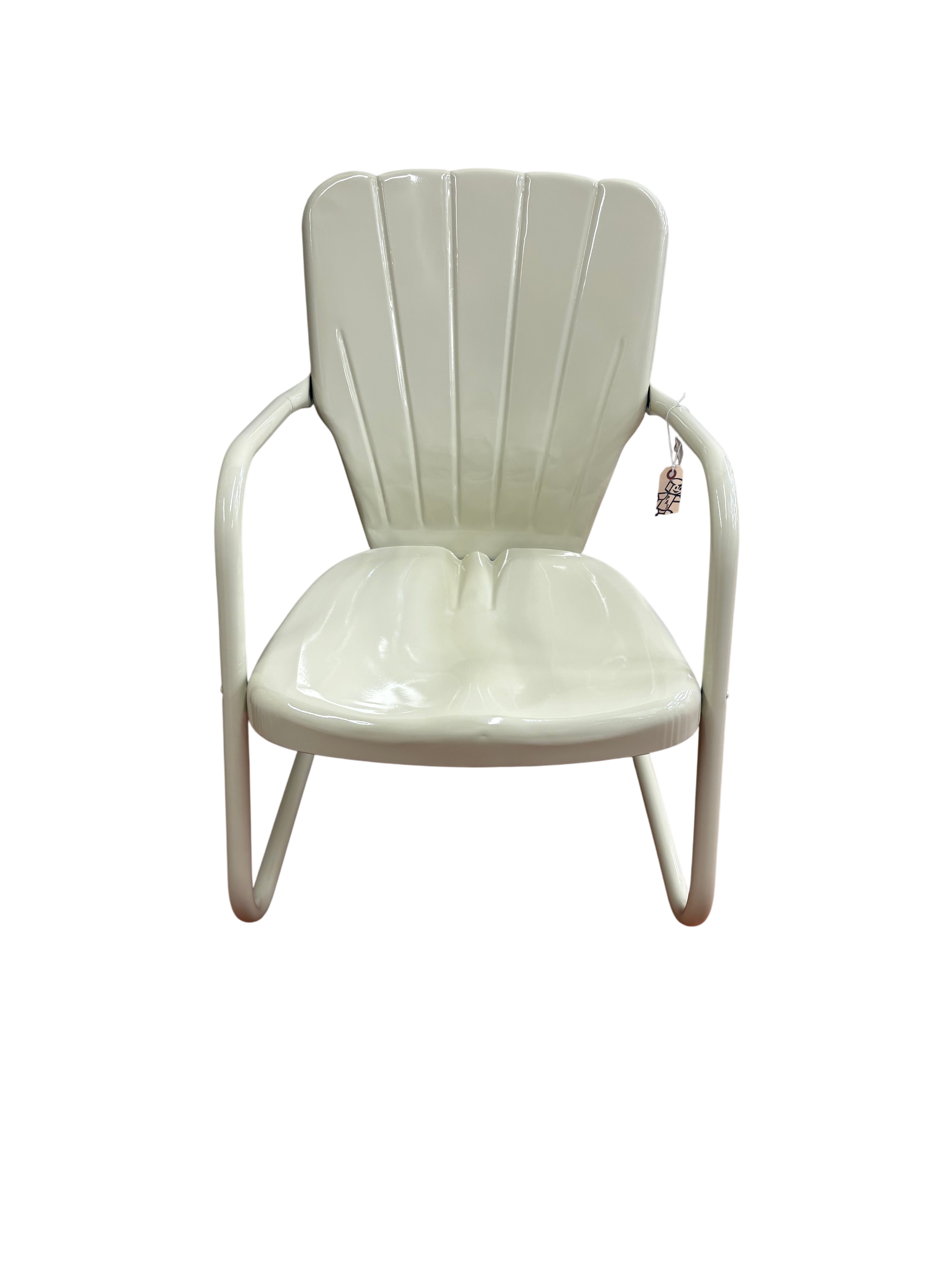Vintage Off White Lawn Chair (OE-81)