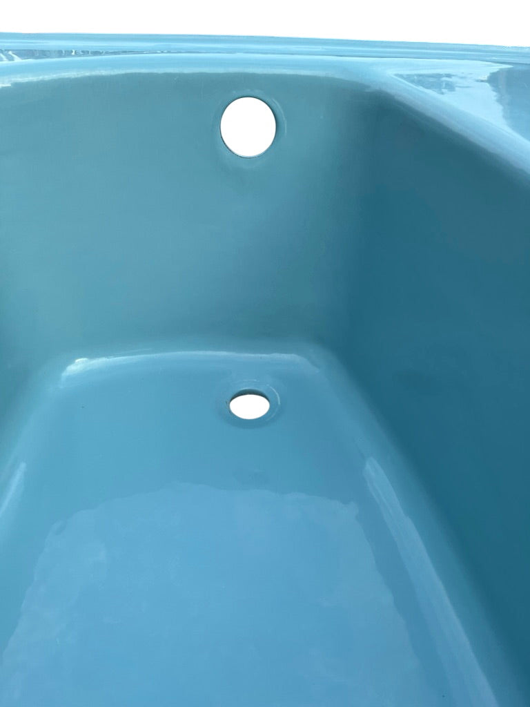 Std. 'Contour' Corner Bathtub, Clair de Lune (TB-123)