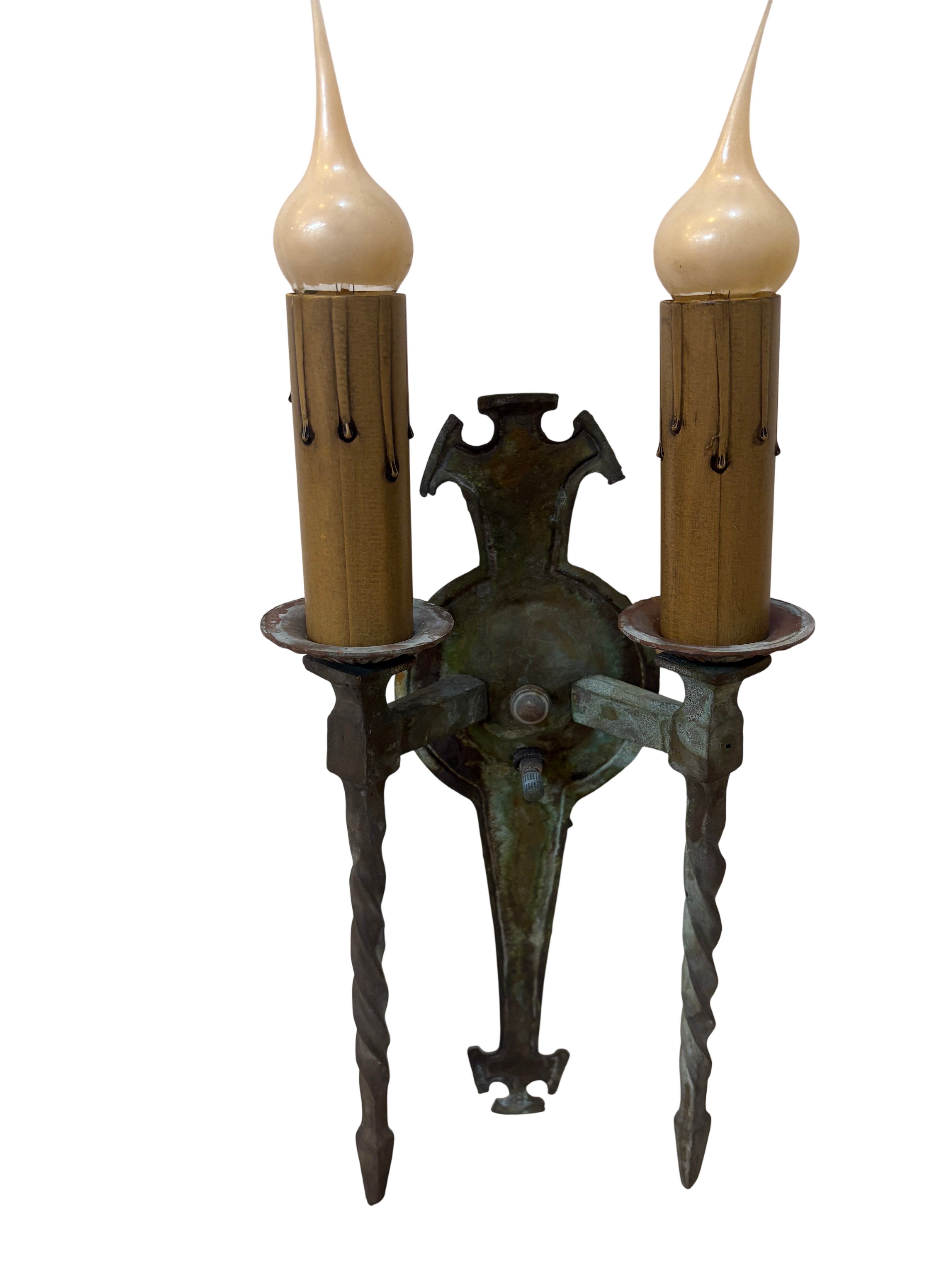 WALL SCONCES – TWISTED ARM METAL SINGLE (LT-1172)