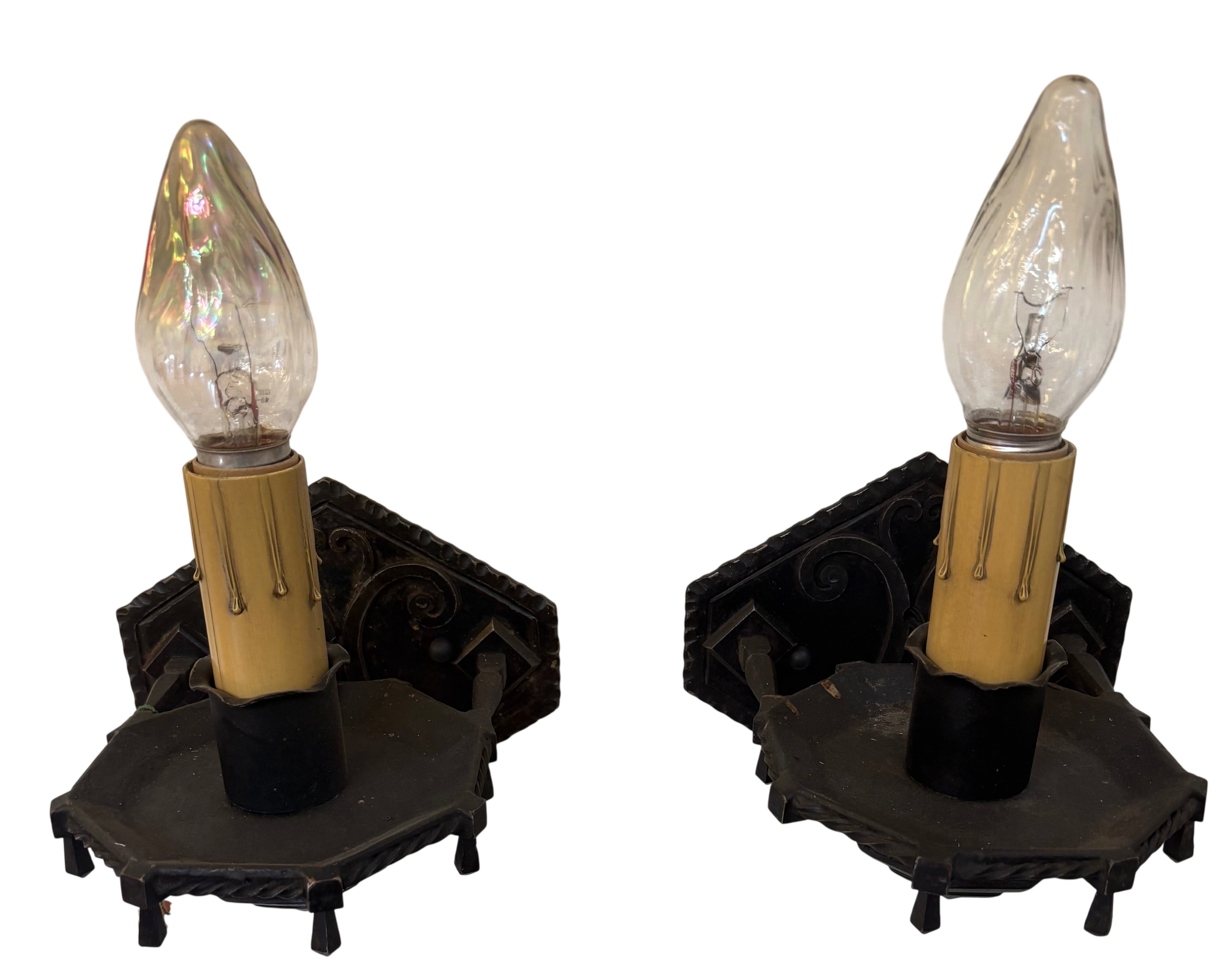 wall sconce with candle-style bulb holder – 1920s–1930s cast metal fixture (LT-1097)