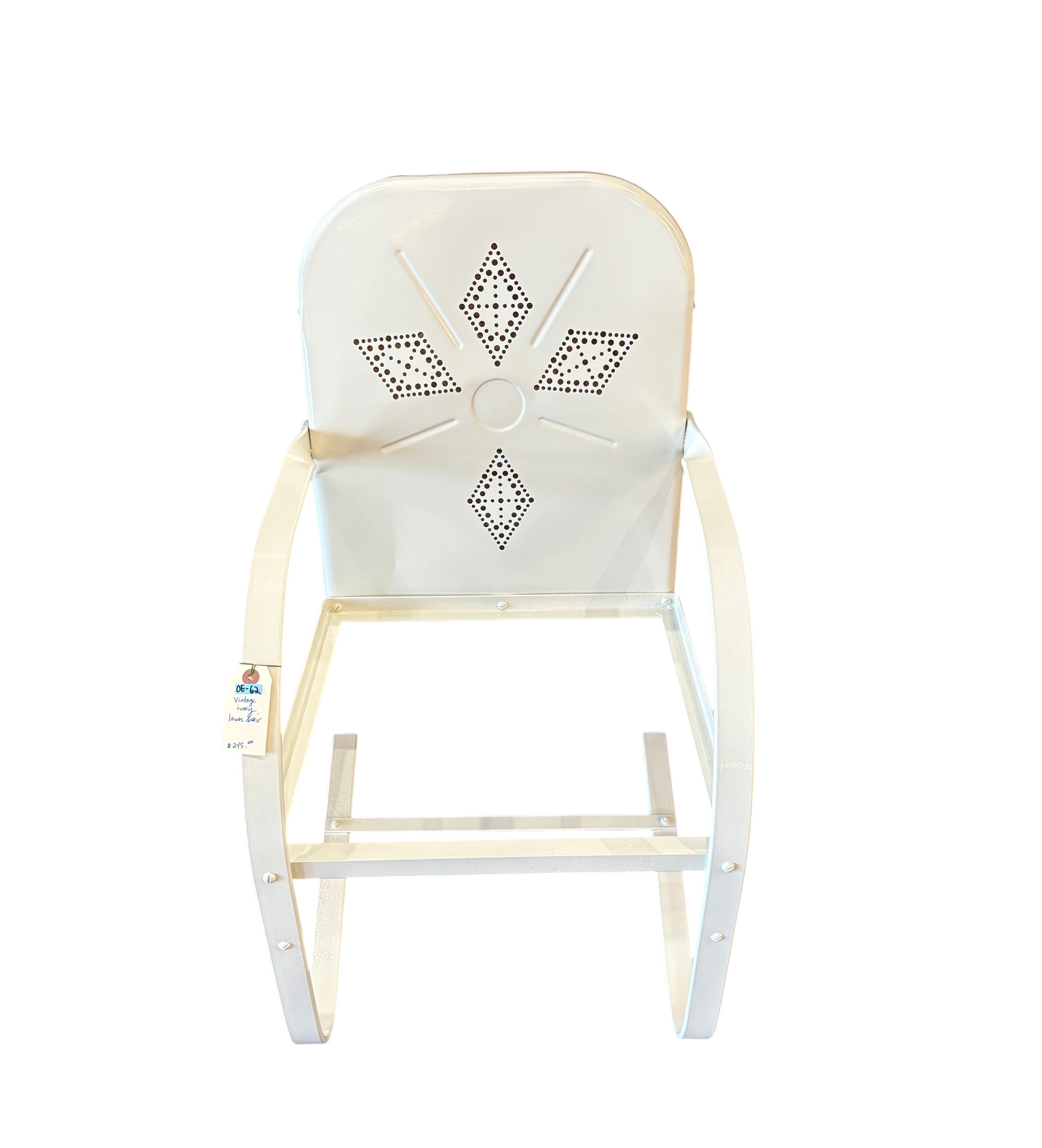 Vintage Ivory Lawn Chair (OE-62)